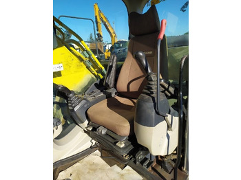 Crawler excavator New Holland E 265 C: picture 4