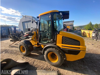 Wheel loader JCB 407