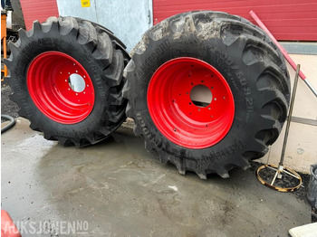 Farm tractor
