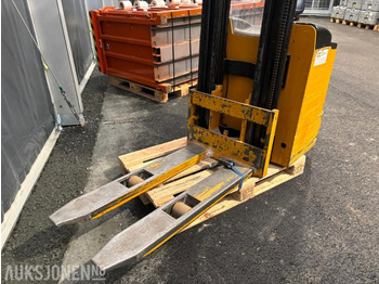 Material handling equipment