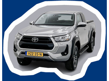 Pickup truck TOYOTA Hilux