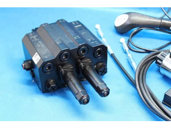 New Front loader for tractor for Front loader for tractor Akon LVM92 Case IH, International Harvester, John Deere, Kubota: picture 2 New Front loader for tractor for Front loader for tractor Akon LVM92 Case IH, International Harvester, John Deere, Kubota: picture 2