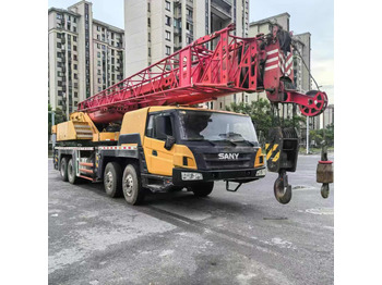 Crane truck