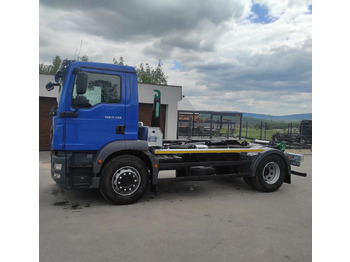Hook lift truck MAN TGM 18.340