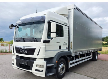 Curtainsider truck MAN TGM 18.250