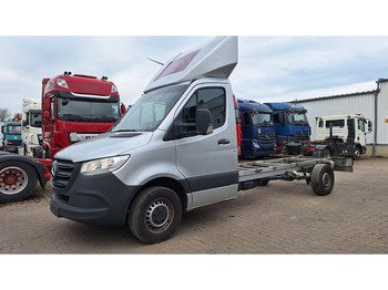 Commercial vehicle MERCEDES-BENZ