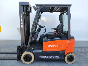 Electric forklift DOOSAN
