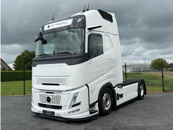 Tractor unit VOLVO FH13 460