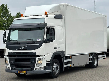 Box truck VOLVO FM 330
