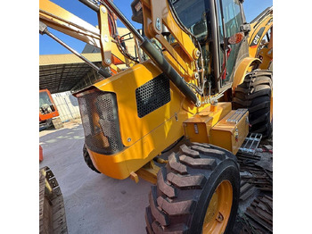 Backhoe loader CAT 420 F: picture 4