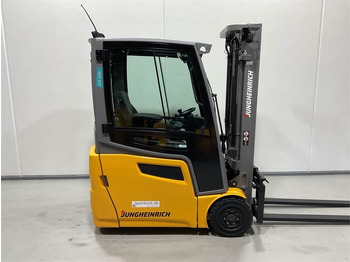 Electric forklift JUNGHEINRICH EFG
