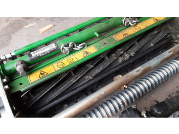 Garden mower John Deere 2750E QA5 11bld cutting units: picture 2