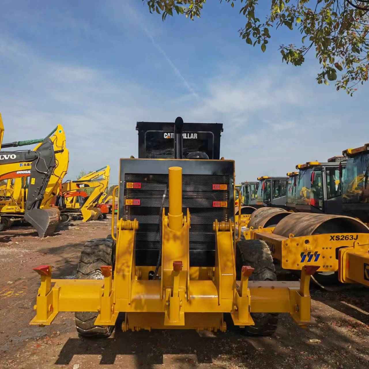 Grader CATERPILLAR 140H