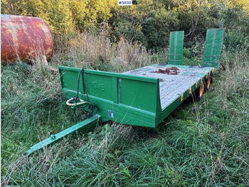 Low loader trailer