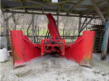 Snow blower