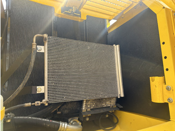 Crawler excavator Komatsu PC 240 LC-8: picture 4