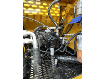 Crawler excavator SANY SY135C: picture 5