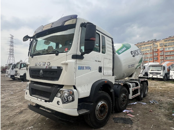 Concrete mixer truck SINOTRUK HOWO