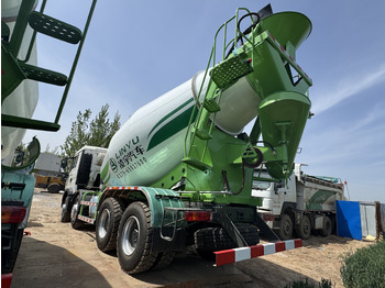 Concrete mixer truck howo: picture 5