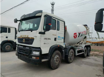 Concrete mixer truck SINOTRUK HOWO