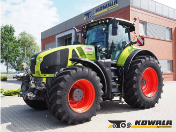 Farm tractor CLAAS Axion 920