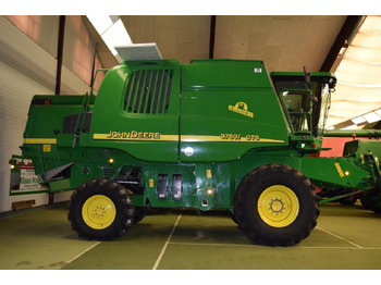 Combine harvester JOHN DEERE