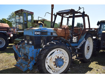 Farm tractor New Holland 8340 *zur Teileverwertung*: picture 2 Farm tractor New Holland 8340 *zur Teileverwertung*: picture 2