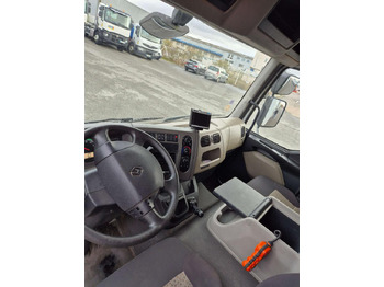 Interior photo 1: Box truck Renault Midlum 220.12 Extra Light fourgon caisse Polyfond avec hayon