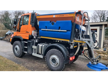 Snow removal vehicle Zu vermieten Unimog 405 U423 Winterdienst Schmidt Salzstreuer 423 429 430 Mercedes Benz 318 527 Vermietung: picture 3