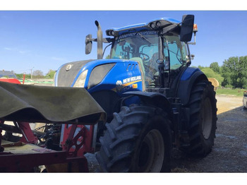 Farm tractor NEW HOLLAND T7
