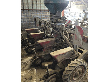 Precision sowing machine