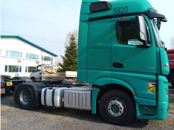 Tractor unit Mercedes-Benz Actros 18.45: picture 4