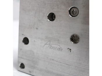 New Fuel processing/ Fuel delivery for Truck Volvo FH/FM AdBlue Pomp 21679299 | 7421892627 | 23387854 Nieuw: picture 3 New Fuel processing/ Fuel delivery for Truck Volvo FH/FM AdBlue Pomp 21679299 | 7421892627 | 23387854 Nieuw: picture 3