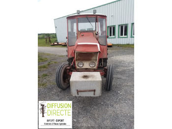 Farm tractor RENAULT