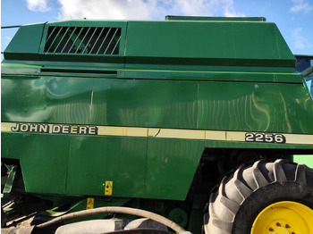Combine harvester John Deere 2256: picture 2