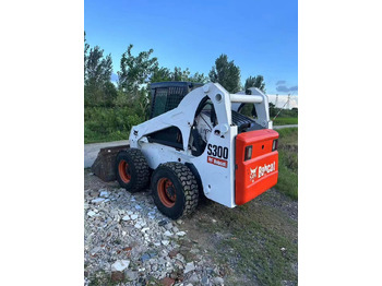 Skid steer loader BOBCAT S300