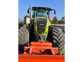 Farm tractor Claas Axion 930: picture 2