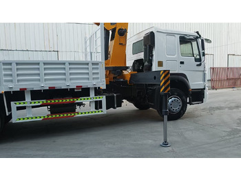 Crane truck XCMG SQ12SK3Q [ Copy ]: picture 2