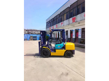 Material handling equipment KOMATSU Forklift FD30 Click for Discount: picture 3