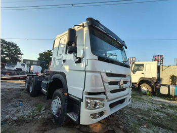 Tractor unit SINOTRUK HOWO