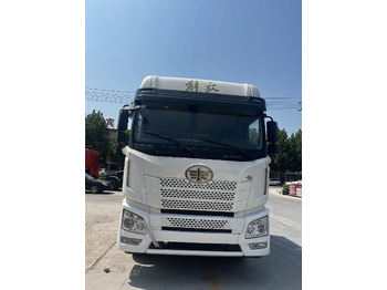 Tractor unit SINOTRUK Tractor Unit JH6 6X4 Manual Transmission New: picture 3