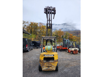 LPG forklift DAEWOO G30E-3: picture 4