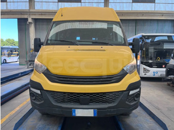 School bus Iveco Daily: picture 2