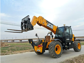 Telescopic handler JCB