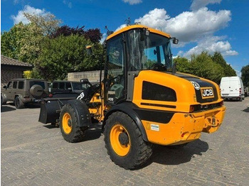 Wheel loader JCB 409: picture 4