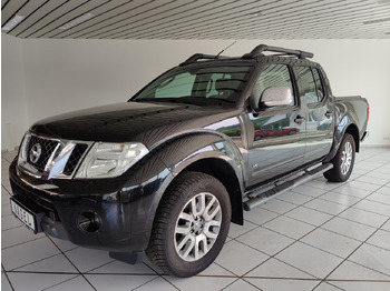 Pickup truck NISSAN Navara