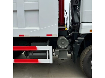 Tipper Howo 371 6x4: picture 3