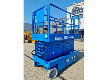 Scissor lift GENIE