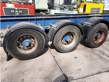 Container transporter/ Swap body semi-trailer MC ELVANEY MOTORS LTD 40FT: picture 3