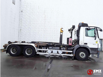 Container transporter/ Swap body truck Mercedes-Benz Actros 2641 6x4: picture 4
